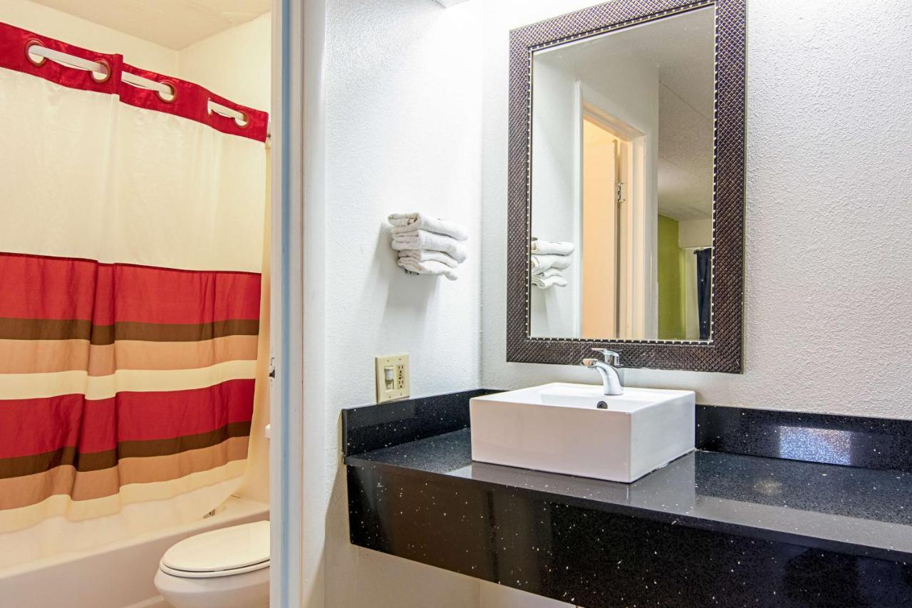 Motel 6-Charlotte, Nc - Airport Zewnętrze zdjęcie